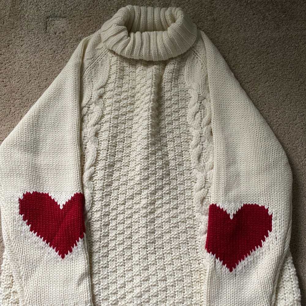 Thick heart elbow sweater